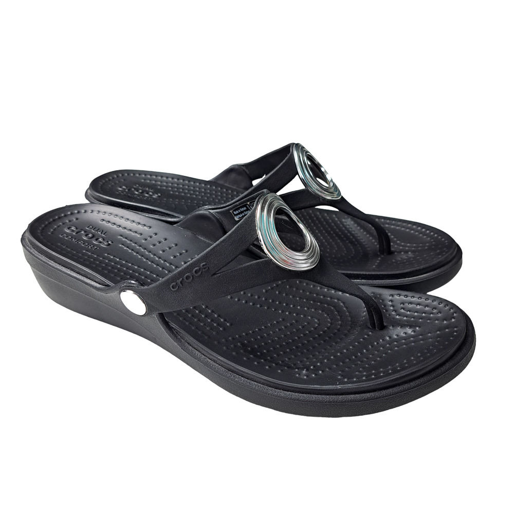 Crocs Sanrah Thong Wedge Sandals Womens Size 9 Black Beveled Circle Slip On Shoe